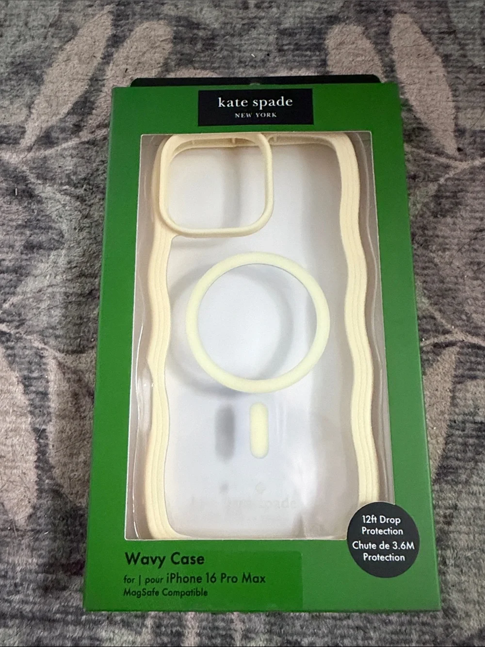 kate spade Cream Wavy MagSafe iPhone 16 Pro Max Case